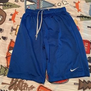 EUC BOYS NIKE MESH BASKETBALL SHORTS
